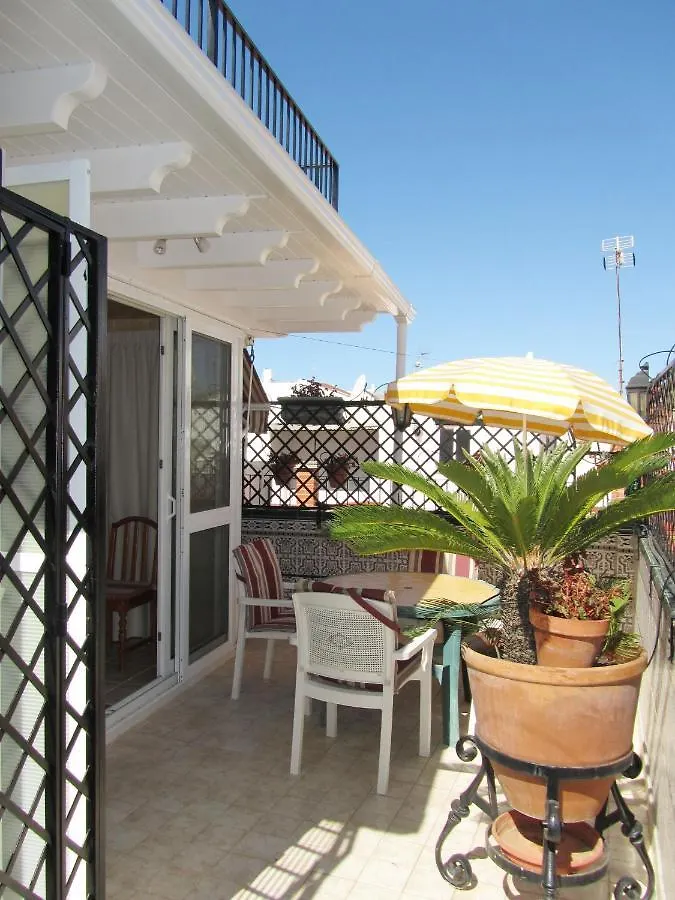 Casa Charlotte Daire Nerja 0*,  İspanya